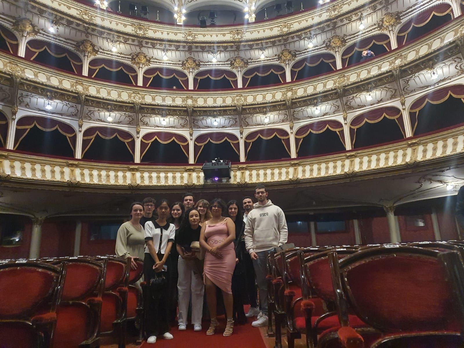 Vocea străinilor românofoni